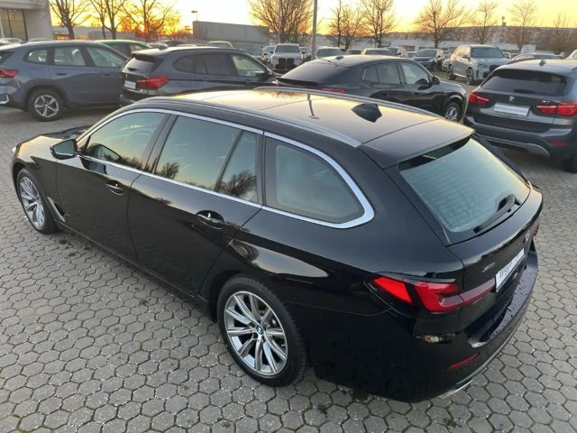 BMW 520 520d Luxury Line Touring xDrive