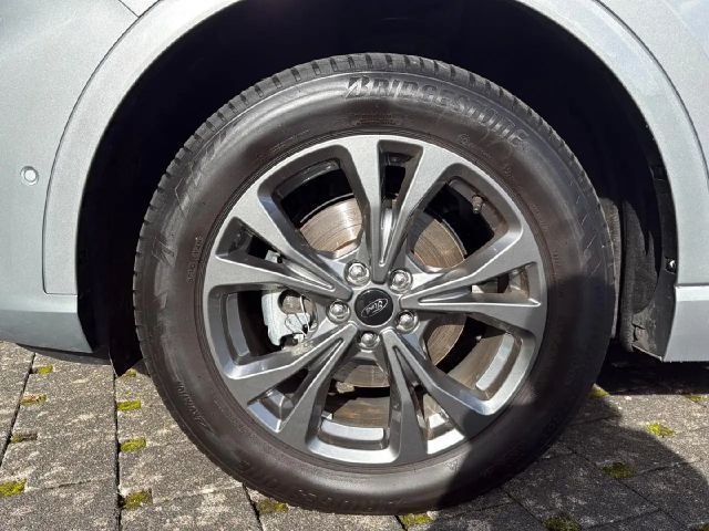 Ford Kuga Hybrid ST Line X