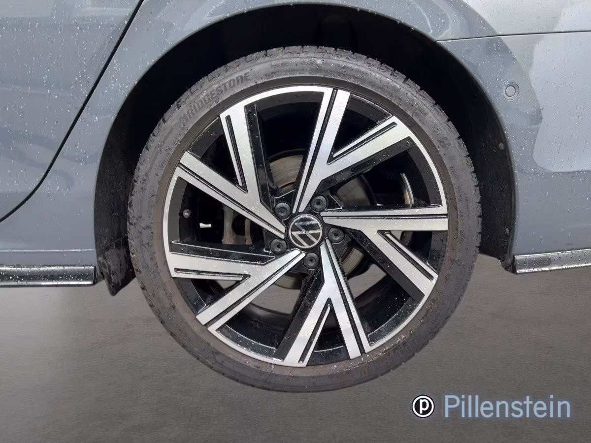 Volkswagen Golf 2.0 TSI R-Line Variant