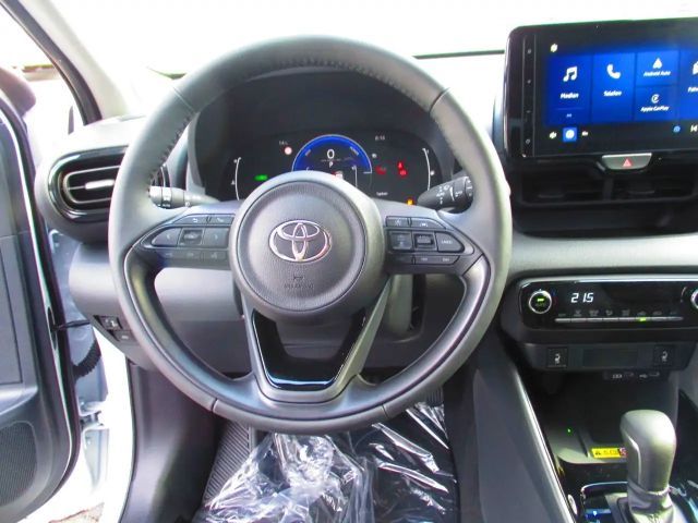 Toyota Yaris 1.5 Teamplayer ACC+LED+SHZ+Fernlichtass.