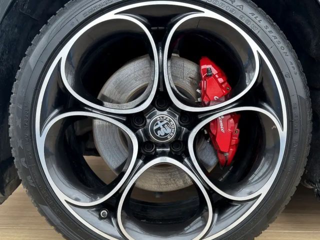 Alfa Romeo Giulia Q4 Veloce