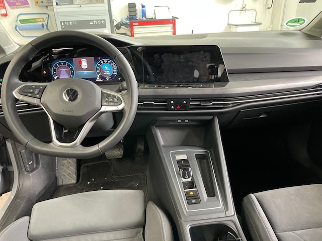 Volkswagen Golf 1.5 eTSI DSG