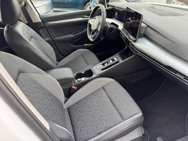 Volkswagen Golf 1.5 eTSI Variant