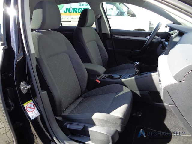 Volkswagen Golf 1.5 TSI Golf VIII Life Pro