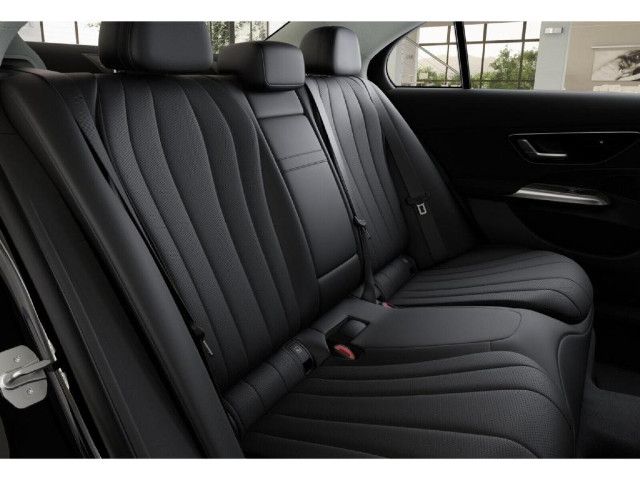 Mercedes-Benz E 200 E 200 d Sedan