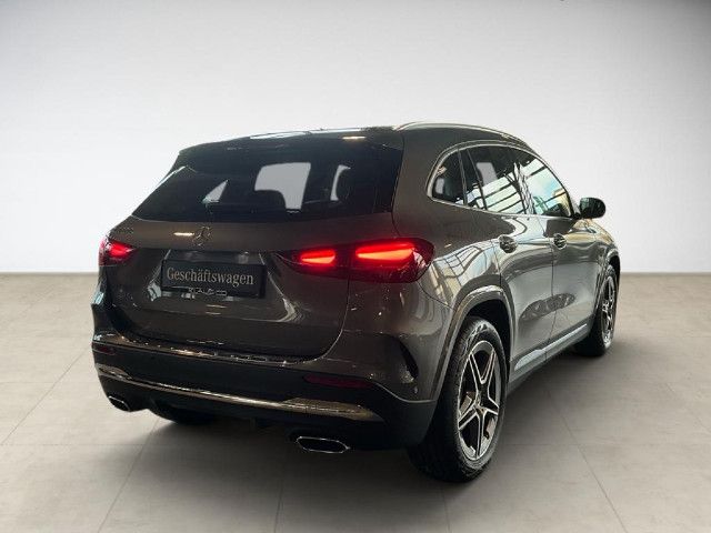 Mercedes-Benz GLA 180 AMG Line