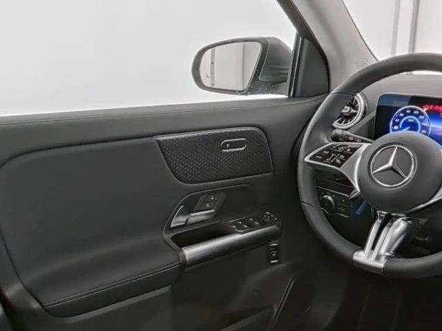 Mercedes-Benz EQA 300 4MATIC