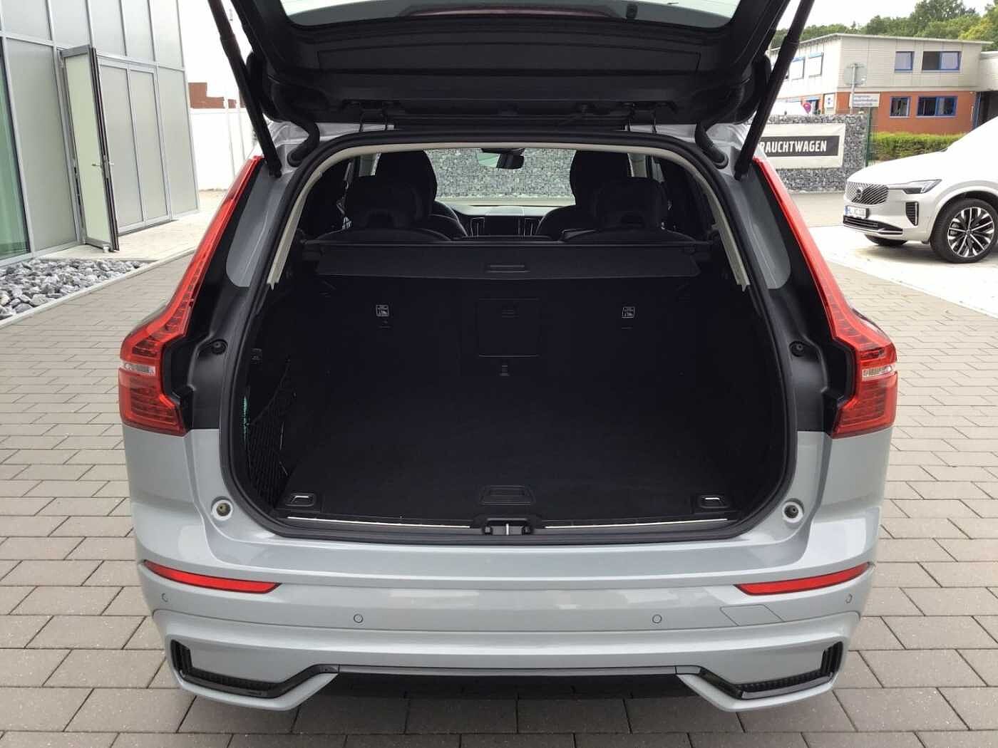 Volvo XC60 Dark Plus