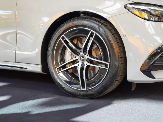 Mercedes-Benz E 220 AMG Line E 220 d Sedan