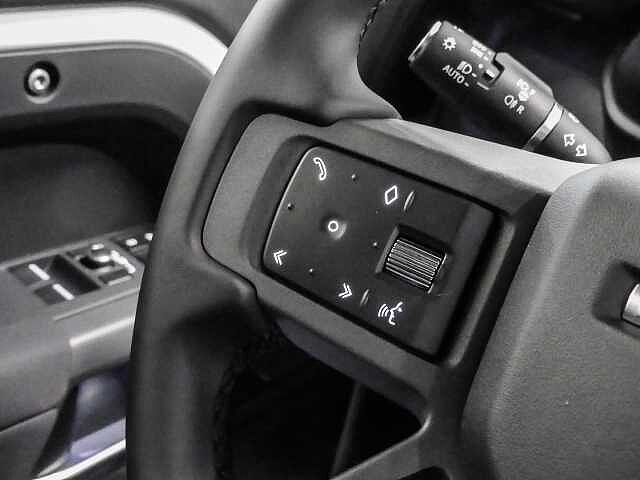 Land Rover Defender 90 Dynamic SE