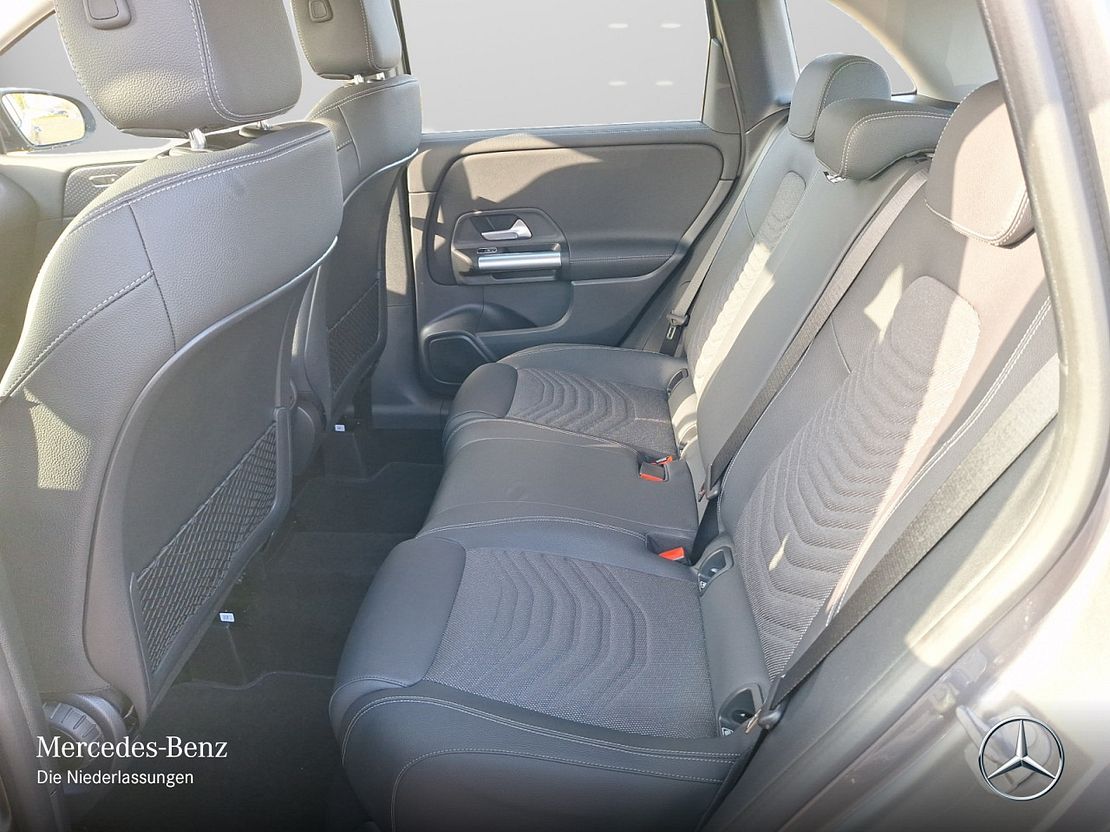 Mercedes-Benz B 180 Sedan