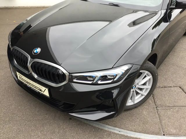 BMW 320 320i Sedan xDrive