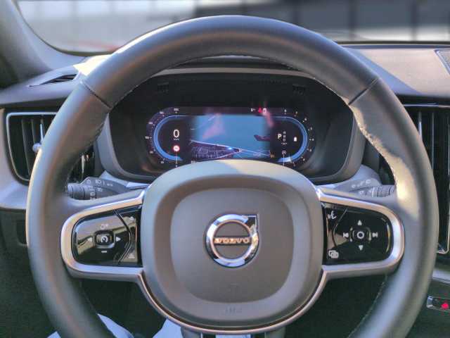 Volvo XC60 Navi LED Klima Standhzg Einparkhilfe el. Fenster