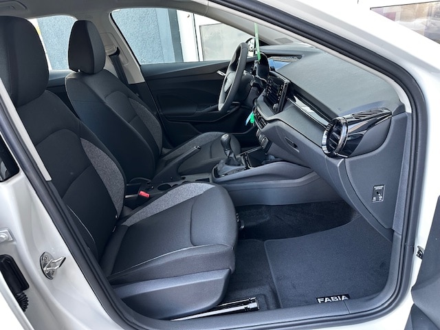 Skoda Fabia Fabia Essence PDC;CARPLAY;FSE;LED