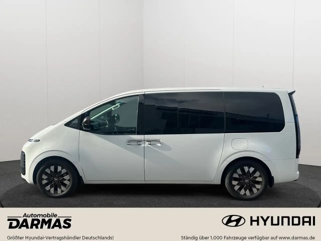 Hyundai Staria Signature