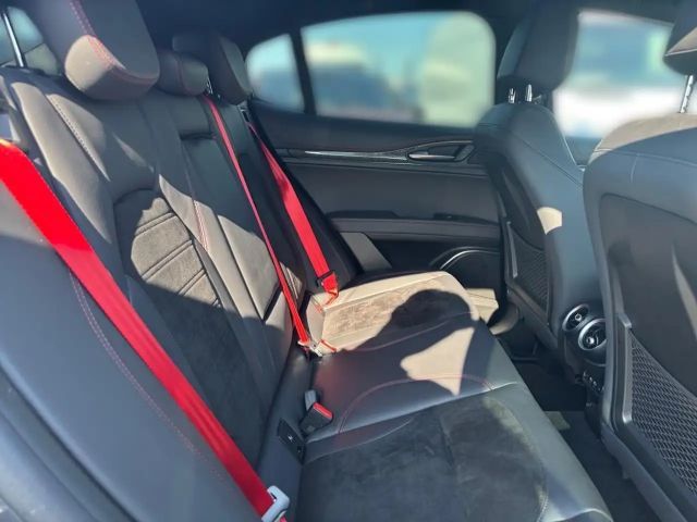 Alfa Romeo Stelvio Q4 Quadrifoglio Turbo