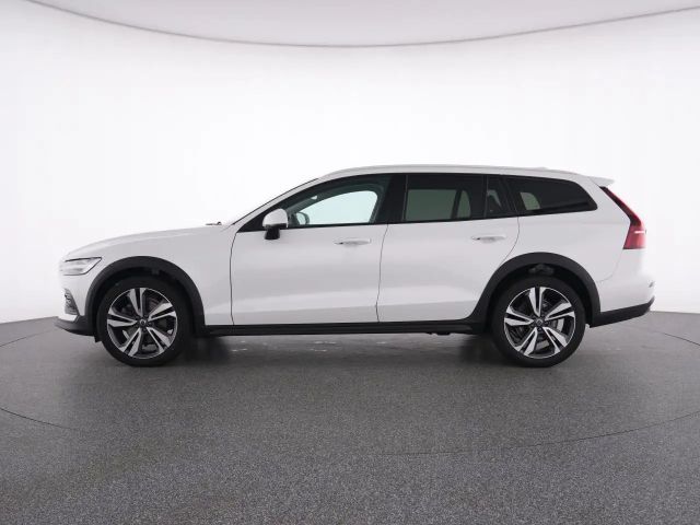 Volvo V60 Cross Country AWD Plus