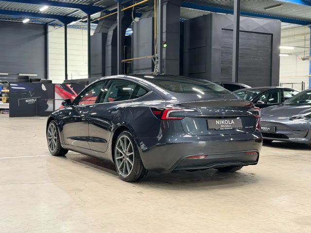 Tesla Model 3 AWD Long Range