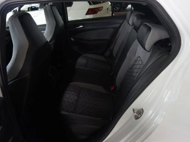 Volkswagen Golf DSG R-Line