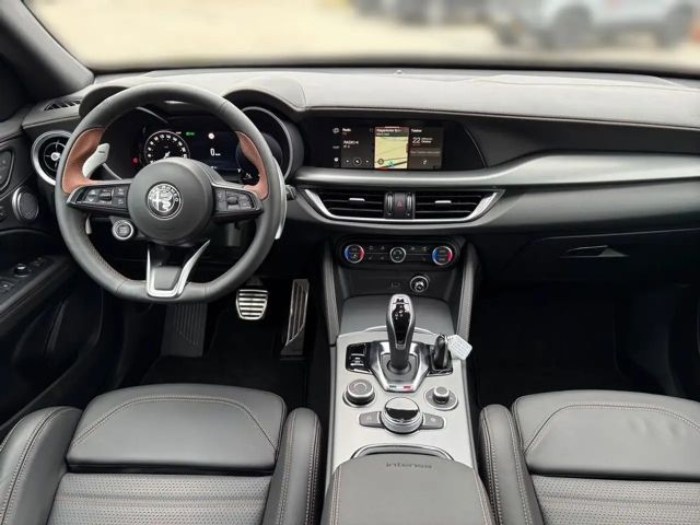 Alfa Romeo Stelvio AT8 Q4