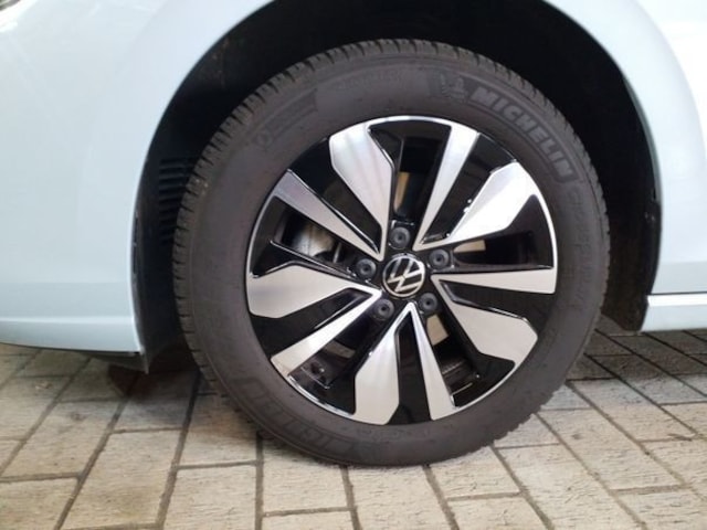 Volkswagen Golf 1.5 eTSI DSG Golf VIII