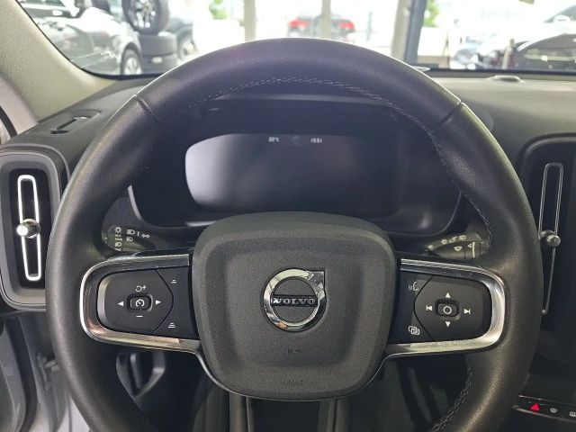 Volvo XC40 Core Momentum