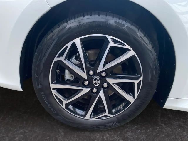 Toyota Yaris Hatchback Hybride Team D