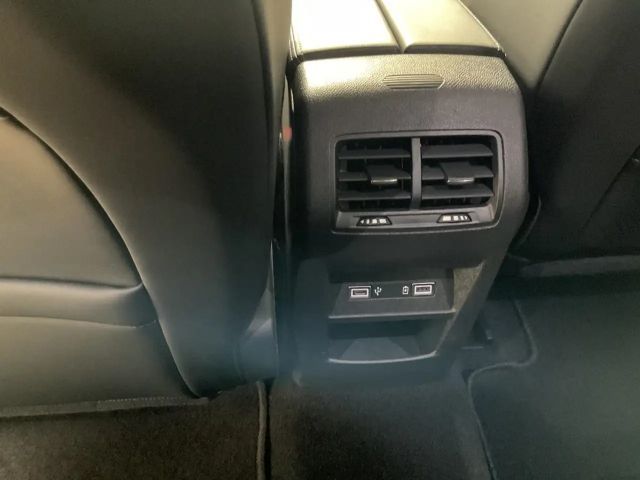 Peugeot 308 Ganzjahresreifen Navi DAB SHZ LED T-Leder Memory S