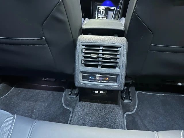 Volkswagen Golf 1.5 eTSI DSG