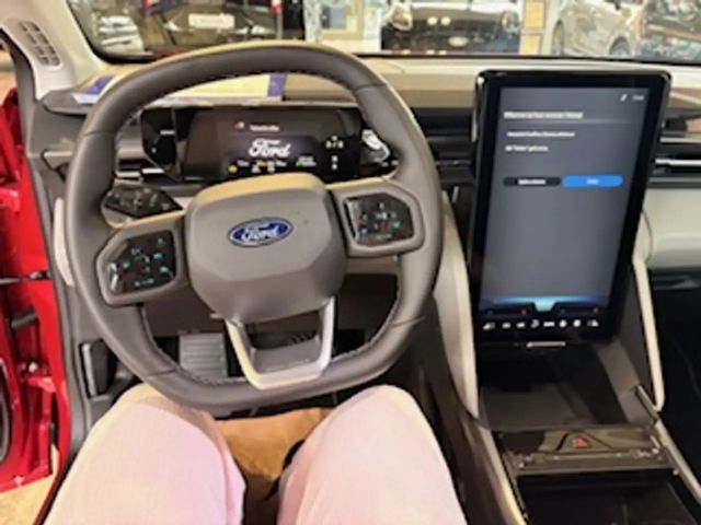 Ford Explorer Extended range RWD