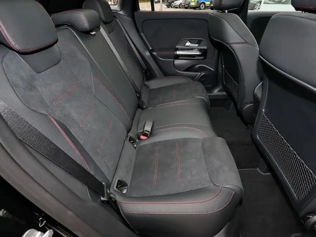 Mercedes-Benz GLA 200 AMG Line