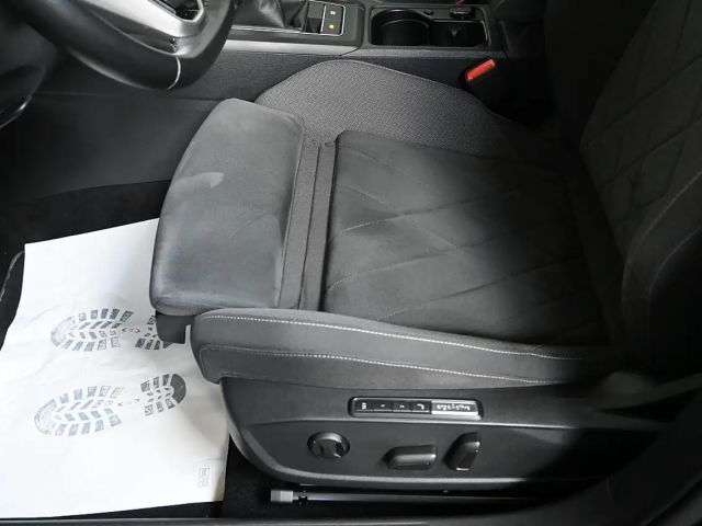 Volkswagen Golf Life Plus Variant