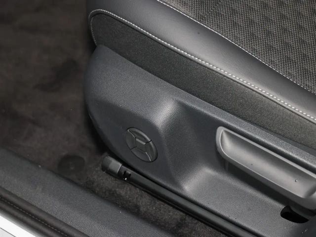 Volkswagen T-Roc 1.5 eTSI DSG R-Line