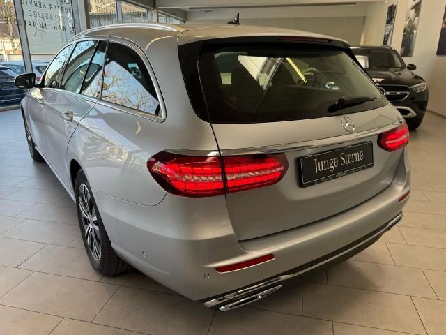 Mercedes-Benz E 220 AVANTGARDE E 220 d Estate