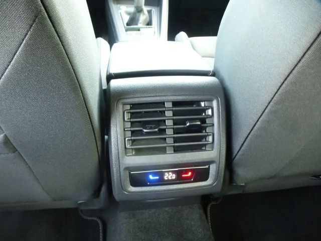 Volkswagen Golf Life Variant