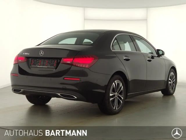 Mercedes-Benz A 180 A 180 d