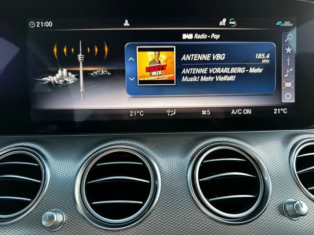 Mercedes-Benz E 200 AMG Line E 200 d Sedan