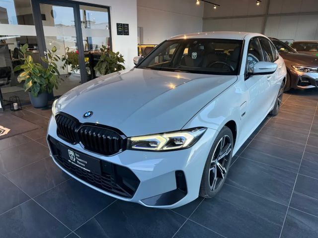 BMW 320 320e M-Sport Sedan