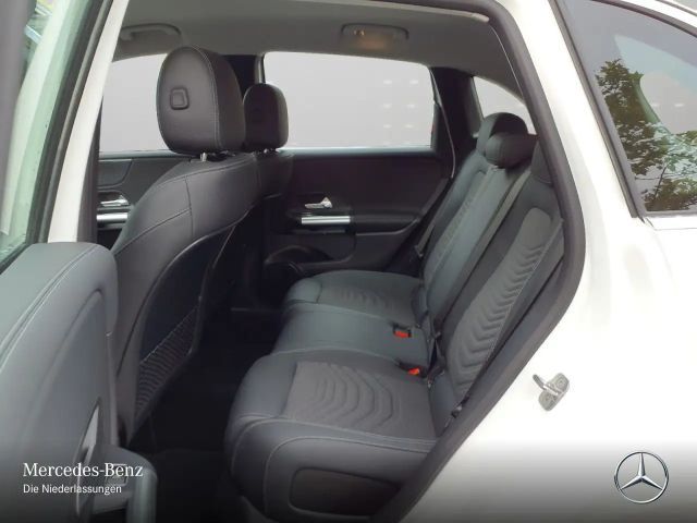 Mercedes-Benz B 200 Progressive Sedan