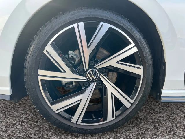 Volkswagen Golf DSG IQ.Drive R-Line