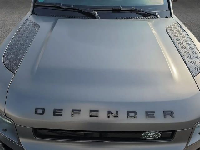 Land Rover Defender 110