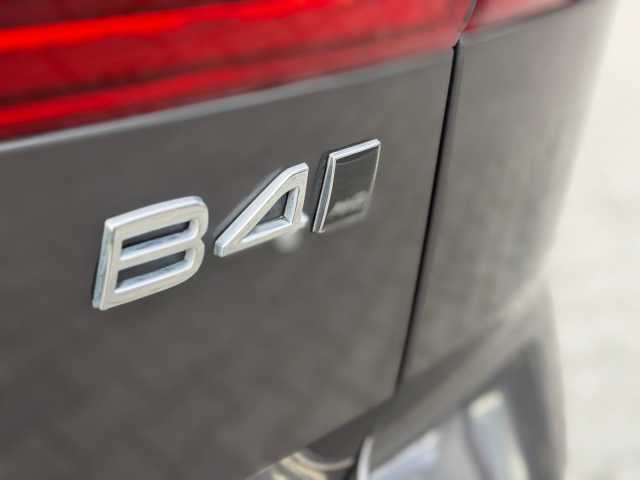 Volvo XC60 AWD Dark Plus