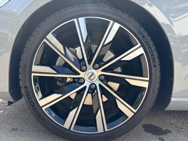 Volvo V60 Dark Hybrid Plus