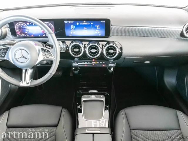 Mercedes-Benz A 200 Hatchback Progressive