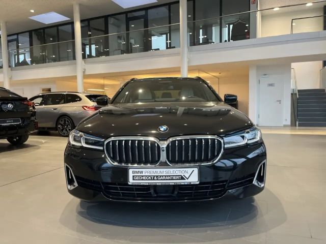 BMW 530 530d Luxury Line Touring xDrive