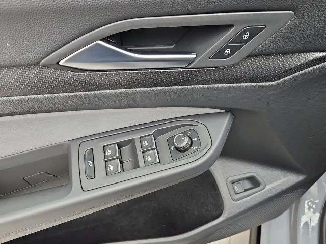 Volkswagen Golf 1.5 TSI R-Line Variant