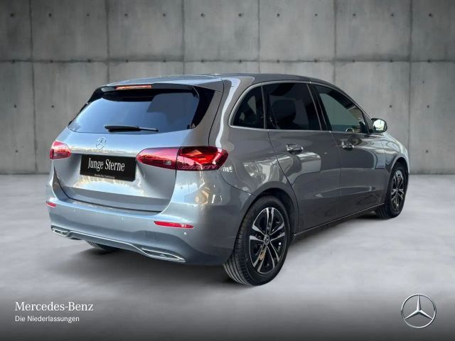 Mercedes-Benz B 180 Progressive Sedan