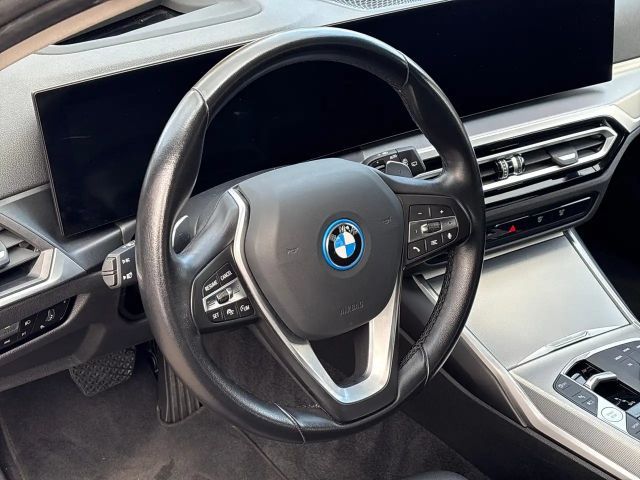 BMW 330 330e Touring xDrive