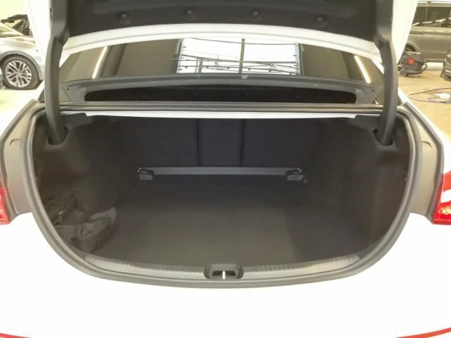 Mercedes-Benz C 180 AMG Line Sedan