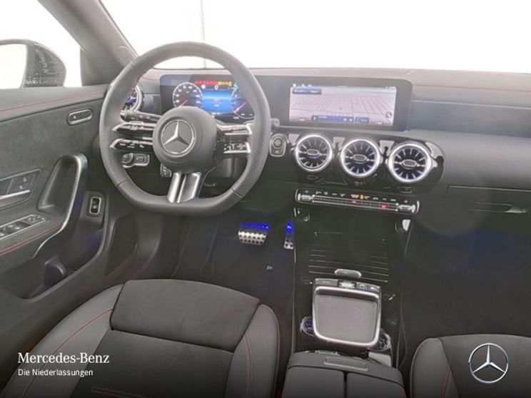 Mercedes-Benz CLA 200 AMG Line Shooting Brake